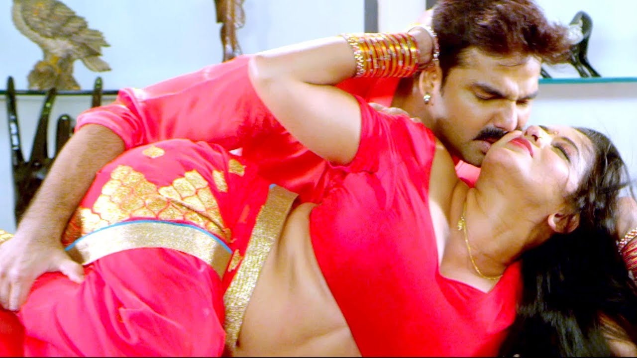 Pawan Singh - Monalisa Romance Video