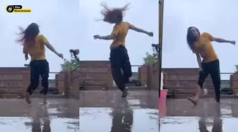 Ladki Ka Dance